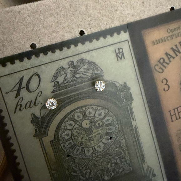 14kt solid gold dainty round solitaire piercing stud earrings - Picture 5 of 6